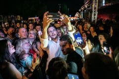 Milos-Bikovic-s-fanovim-5